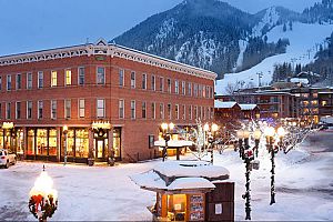 Situated in a wonderful downtown location, close to the slopes of Ajax Mountain. Photo: Independence Square Hotel